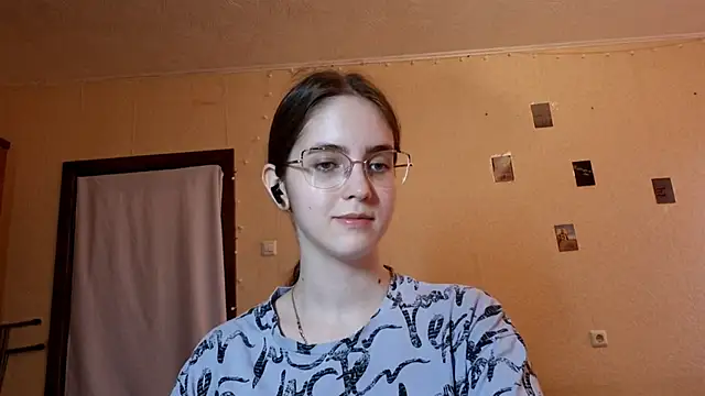 Katelemon online show from June 7, 2026, 9:47 am