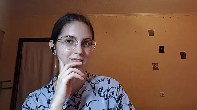 Katelemon online show from July 22, 2026, 2:52 pm