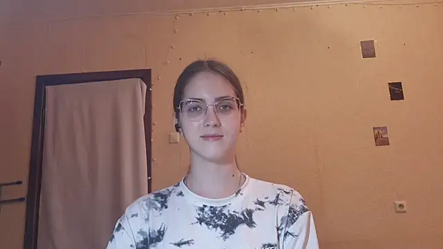 Katelemon online show from July 17, 2026, 9:39 am