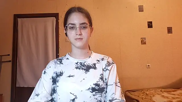 Katelemon online show from July 16, 2026, 10:45 am
