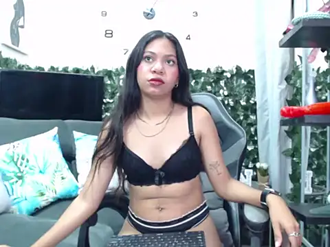 sarahornyy online show from March 25, 2026, 2:16 pm