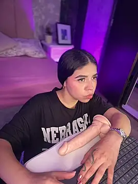 Ambarina  online show from April 21, 2026, 11:39 am