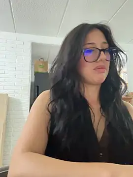 susi chimm online show from April 17, 2026, 1:19 am