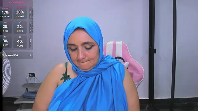 HijabiMilff online show from June 10, 2026, 4:08 pm