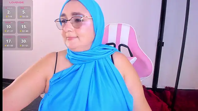 Snapshot of HijabiMilff chatting on June 23, 2026, 4:38 pm HijabiMilff online show from June 23, 2026, 4:38 pm