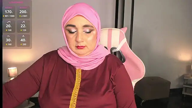 HijabiMilff online show from June 4, 2026, 1:49 pm