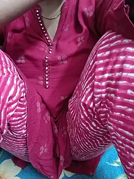 Queenlipx online show from March 29, 2026, 2:52 pm