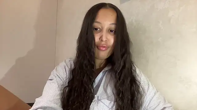 Snapshot of Dana_005 chatting on May 23, 2026, 8:41 pm Dana 005 online show from May 23, 2026, 8:41 pm