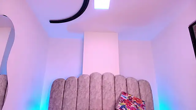 Naom lee online show from April 15, 2026, 11:59 am