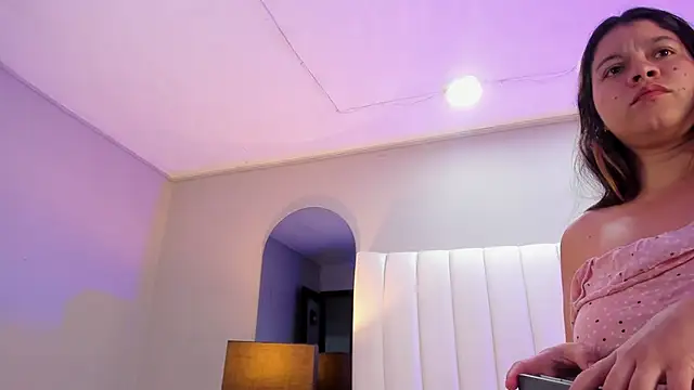 Evelyn sexy18 online show from March 8, 2026, 2:04 am