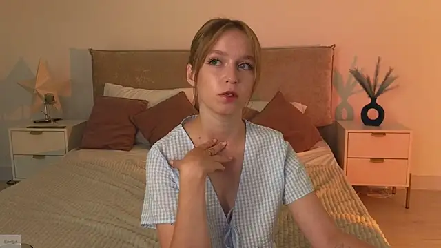  Selestia  online show from July 10, 2026, 12:27 pm