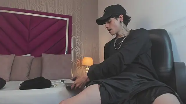 Snapshot of Dominic_Foxx chatting on February 25, 2026, 8:41 pm Dominic Foxx online show from February 25, 2026, 8:41 pm