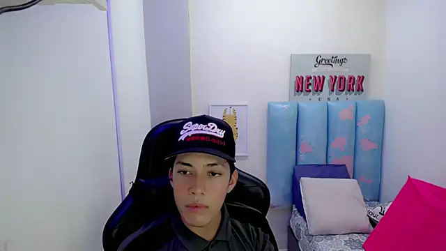 Street poemm  online show from April 15, 2026, 9:04 pm