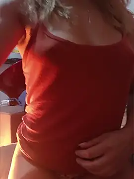 anajulia10 online show from May 22, 2026, 7:23 pm