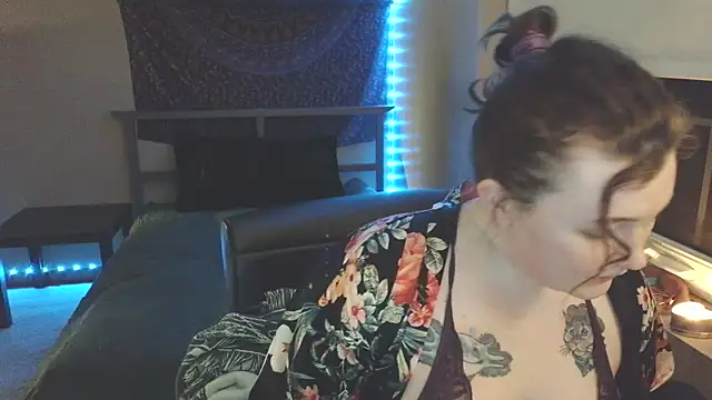 VelvetVixenXOX online show from March 9, 2026, 1:53 am