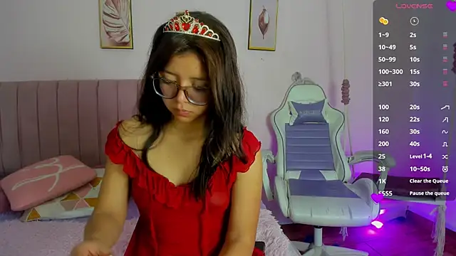 Zoow bluussh online show from April 3, 2026, 12:33 pm