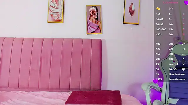 Zoow bluussh online show from March 28, 2026, 12:06 pm