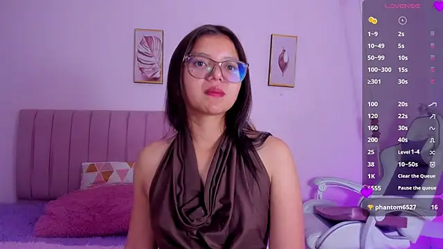 Zoow bluussh online show from April 2, 2026, 12:01 pm