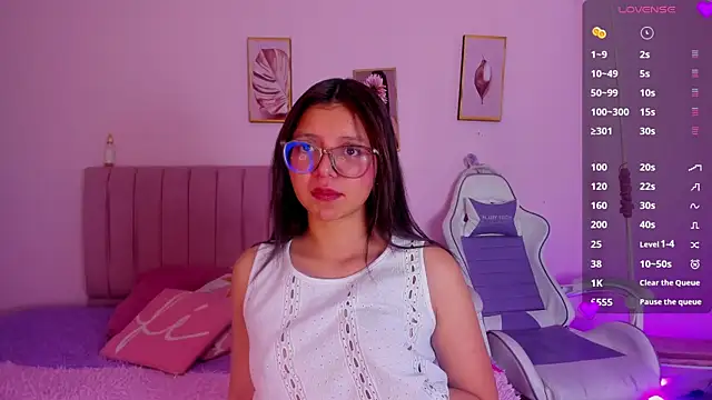 Zoow bluussh online show from March 31, 2026, 12:07 pm