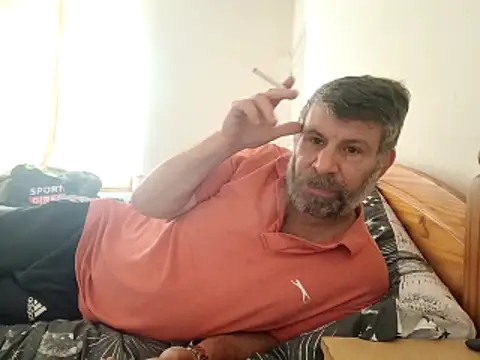 stud2512 online show from April 19, 2026, 8:15 am