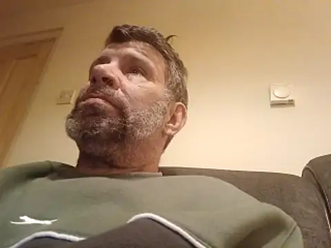 stud2512 online show from April 6, 2026, 9:16 pm