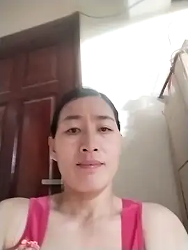 lris-Beauty77 online show from April 19, 2026, 2:51 pm