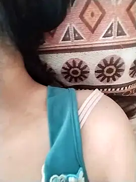 lris-Beauty77 online show from April 13, 2026, 7:12 am