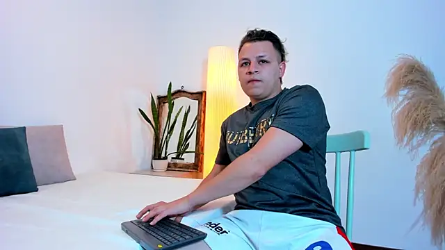 SamJoness  online show from February 28, 2026, 7:35 pm