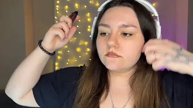 RiotKitten1 online show from February 28, 2026, 2:33 am