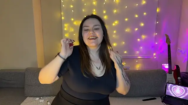 RiotKitten1 online show from March 4, 2026, 1:57 am