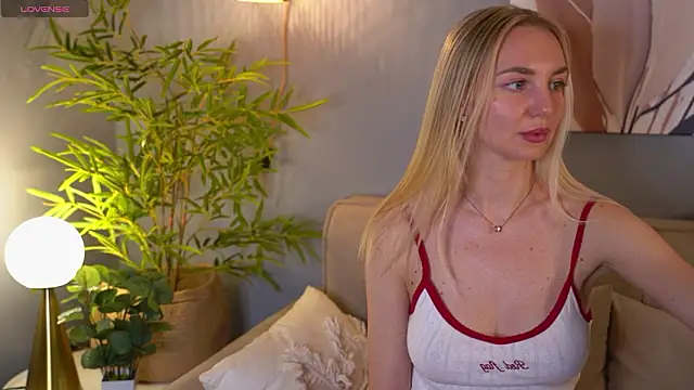 BabyBeckkky online show from March 5, 2026, 8:00 am