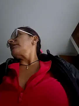 Lorenaluna online show from March 16, 2026, 7:56 am