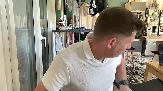 Minmoi1984 online show from April 21, 2026, 9:38 am