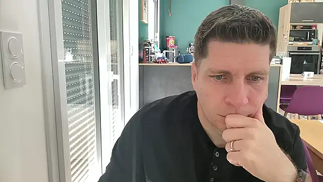 Minmoi1984 online show from March 31, 2026, 8:49 am