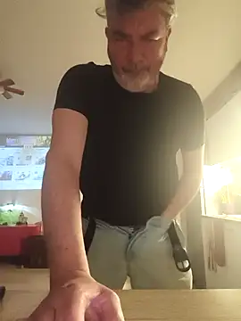 eruzam59000 online show from April 3, 2026, 9:32 pm