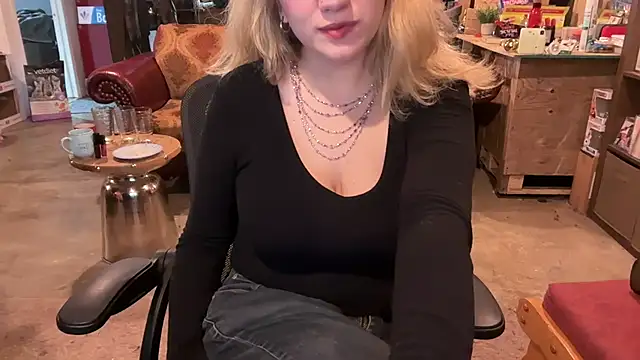 chatonxxx online show from March 3, 2026, 7:21 pm