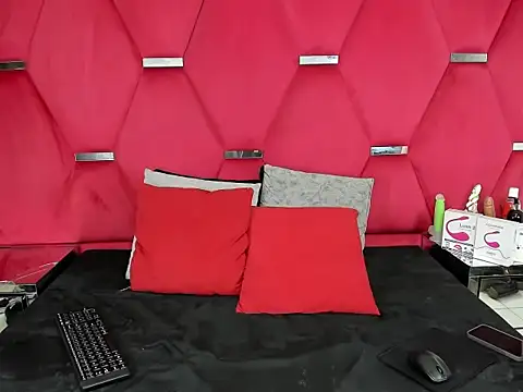 Snapshot of Alicee_Grey chatting on March 4, 2026, 2:36 pm Alicee Grey online show from March 4, 2026, 2:36 pm