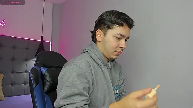 Julian Smith21 online show from March 5, 2026, 12:46 pm