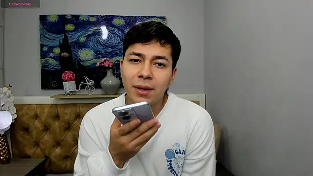Snapshot of Julian_Smith21 chatting on July 19, 2026, 3:37 am Julian Smith21 online show from July 19, 2026, 3:37 am