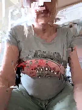 Snapshot of Heidiblueeyes chatting on May 5, 2026, 6:11 pm Heidiblueeyes online show from May 5, 2026, 6:11 pm