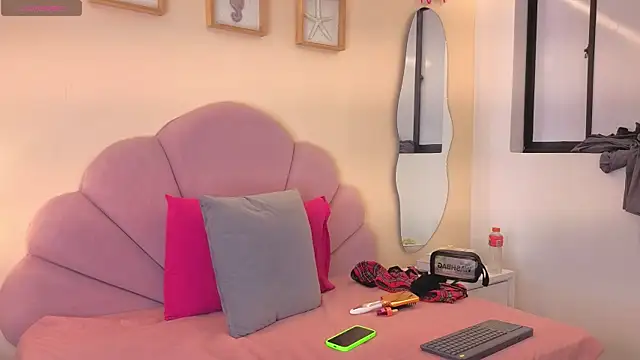 serena arias7 online show from February 28, 2026, 9:36 pm