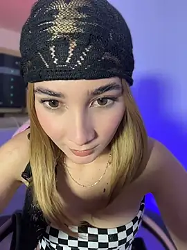 Snapshot of isa_hil chatting on May 12, 2026, 11:55 pm isa hil online show from May 12, 2026, 11:55 pm