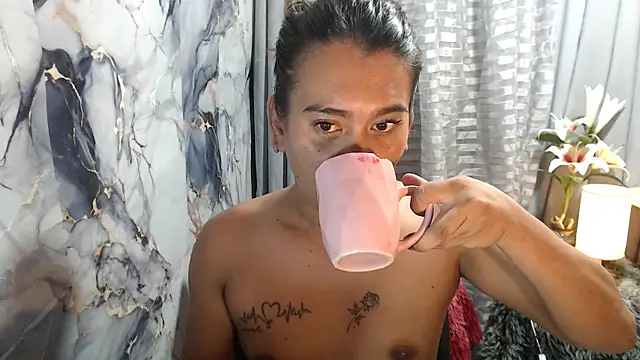 Snapshot of Tracy_Cloe chatting on June 18, 2026, 1:26 am Tracy Cloe online show from June 18, 2026, 1:26 am