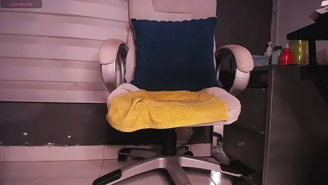 dirty 27cms online show from December 20, 2025, 11:51 pm