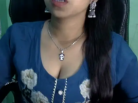 cute momo love online show from March 31, 2026, 5:31 am