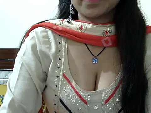 Snapshot of cute_momo_love chatting on February 23, 2026, 8:37 am cute momo love online show from February 23, 2026, 8:37 am