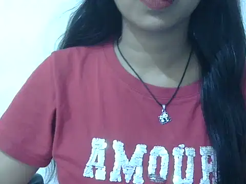 Snapshot of cute_momo_love chatting on June 15, 2026, 5:18 am cute momo love online show from June 15, 2026, 5:18 am