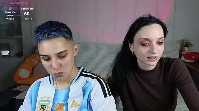 Snapshot of LuxuryLoverss chatting on July 8, 2026, 11:11 am LuxuryLoverss online show from July 8, 2026, 11:11 am