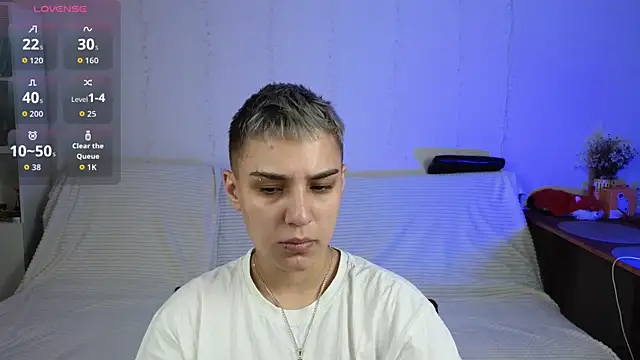 Snapshot of LuxuryLoverss chatting on July 17, 2026, 7:05 am LuxuryLoverss online show from July 17, 2026, 7:05 am