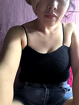 Snapshot of juicy-milu chatting on March 24, 2026, 12:16 pm juicy-milu online show from March 24, 2026, 12:16 pm